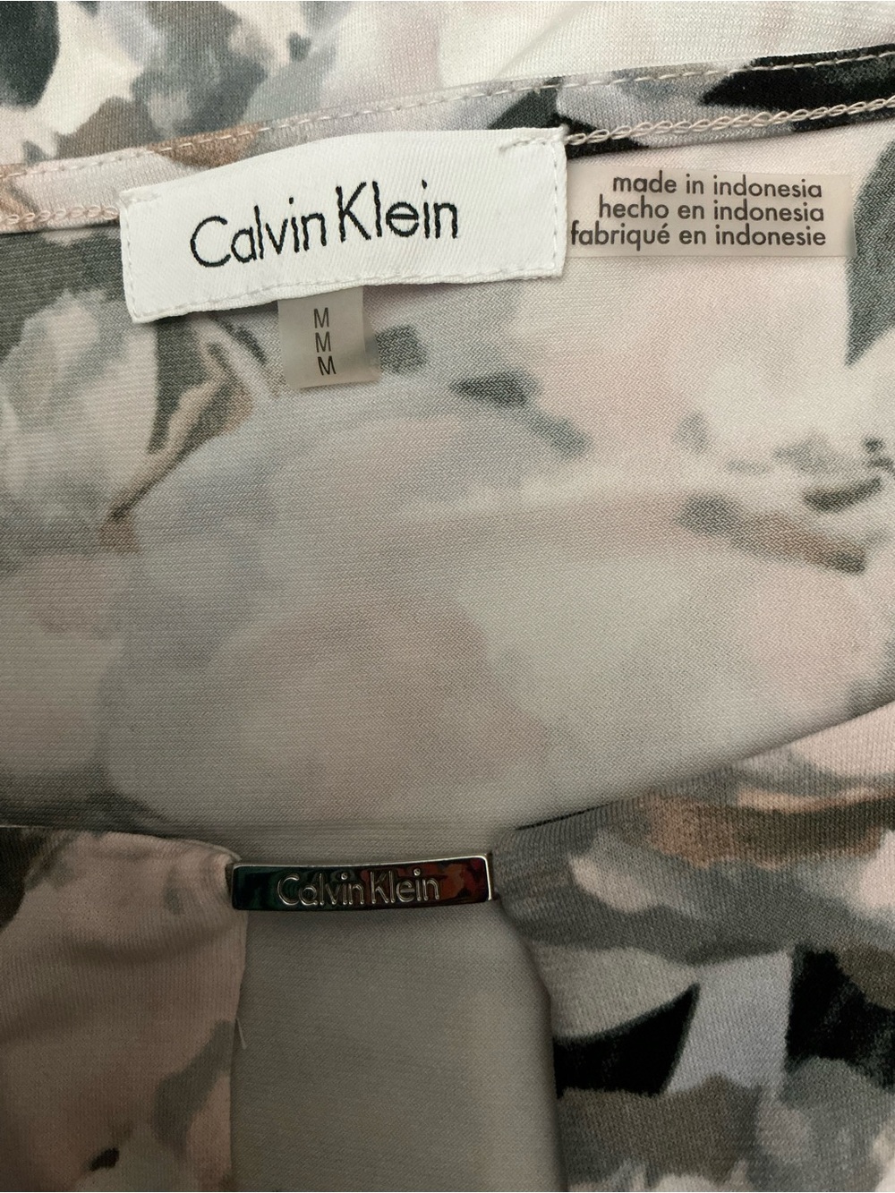 Calvin Klein Long Sleeve Floral Scoop Neck Top in Blush, Gray and Black - Picture 2 of 9
